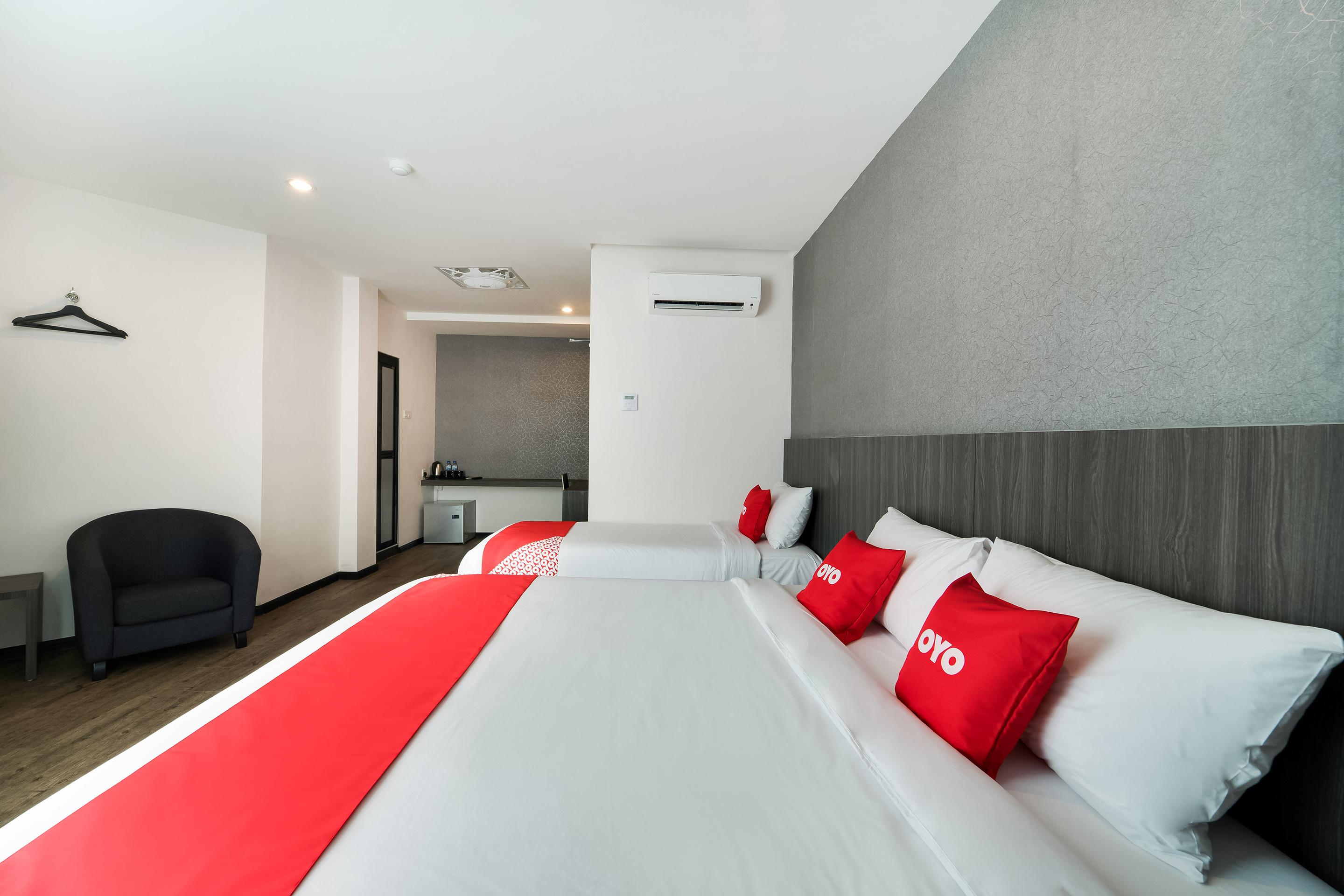 Capital O 89386 Stay 365 Hotel Чанглун Экстерьер фото
